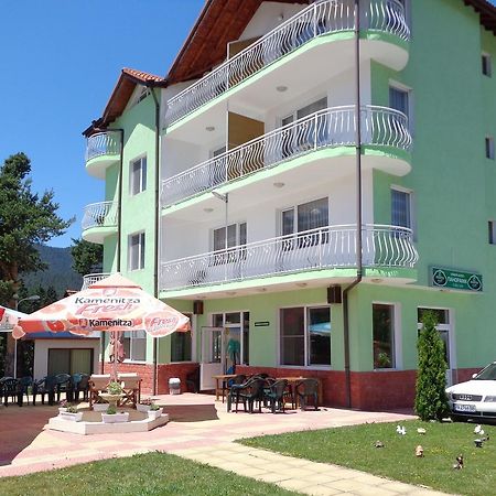 Family Hotel Panorama Сырница Экстерьер фото